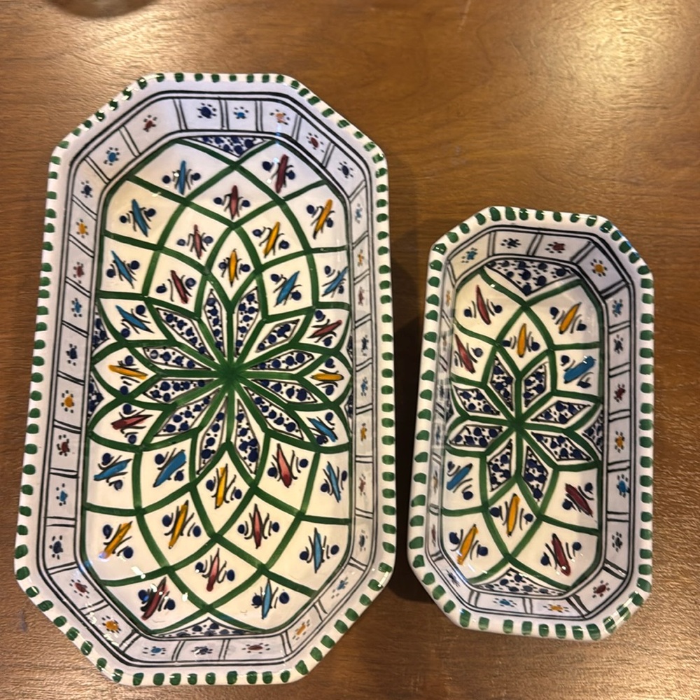 A set of 2 ceramic serving dishes - Picture 1 of 10